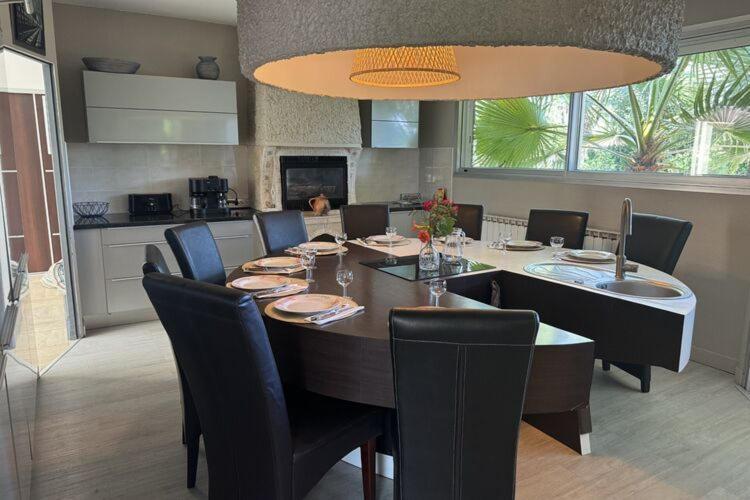 Holiday Home With Indoor Pool, Le Porge Eksteriør bilde